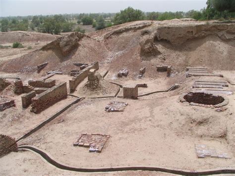 Harappa: Capital City of the Indus Civilization .